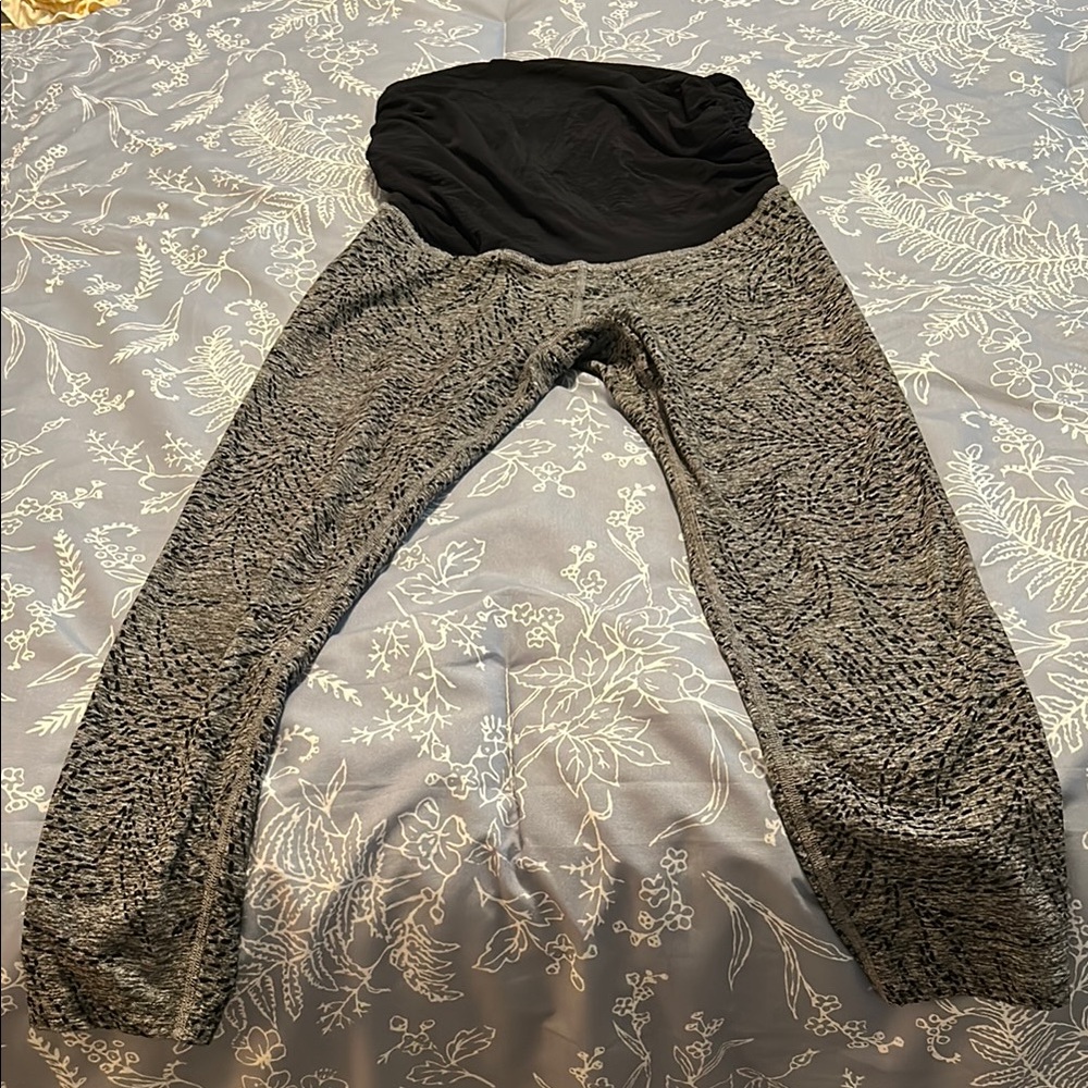 Beyond Yoga maternity capris.